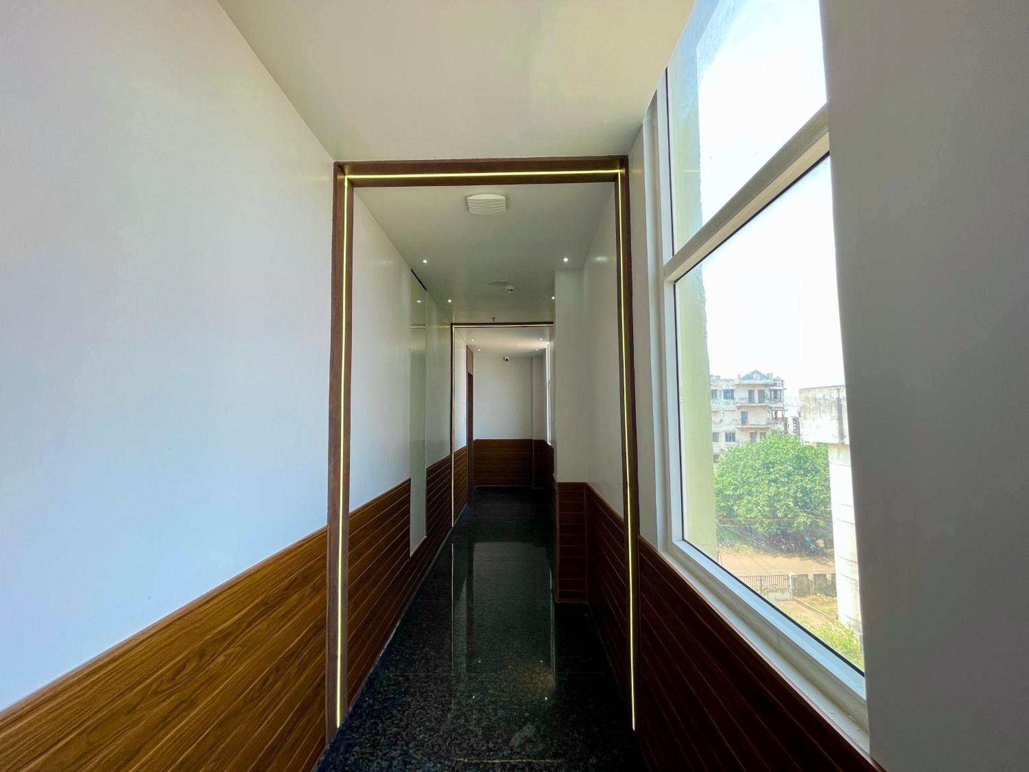 Hotel Tbs In 普里 外观 照片